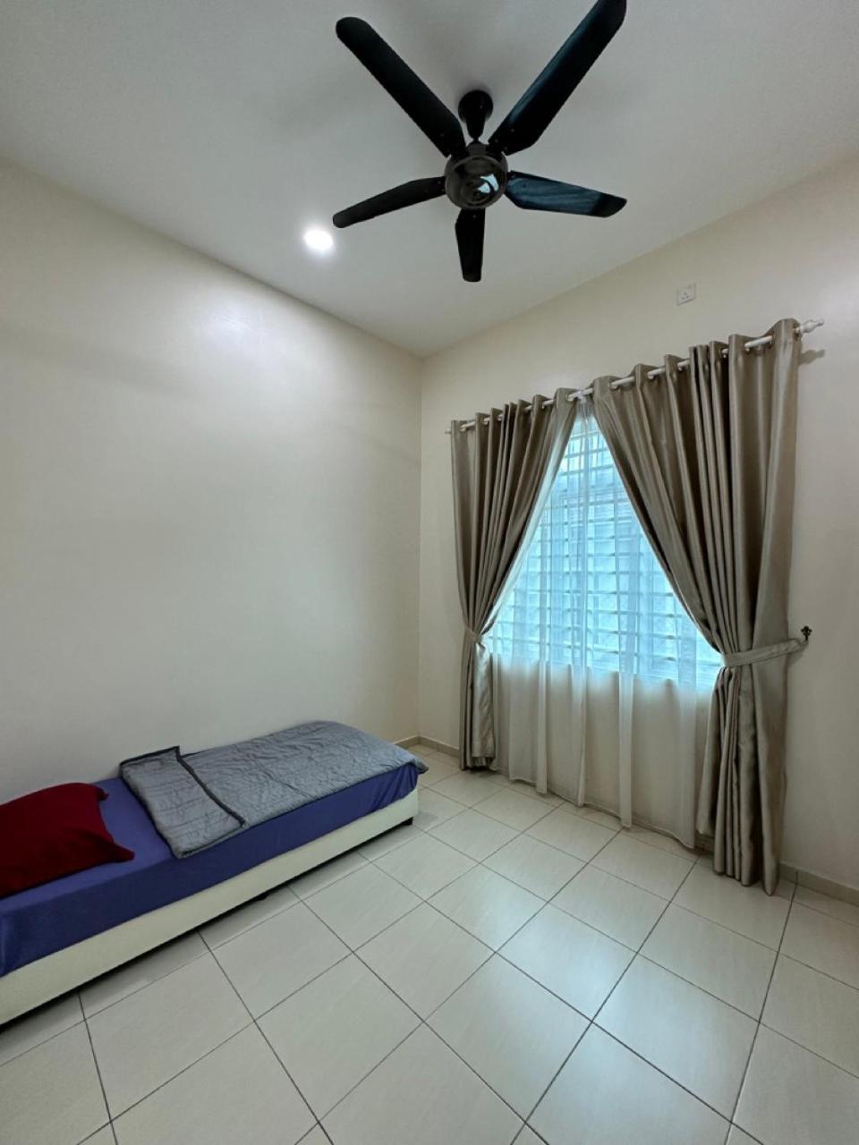 Rumahku Homestay, Taman Jasin Perdana Eksteriør billede