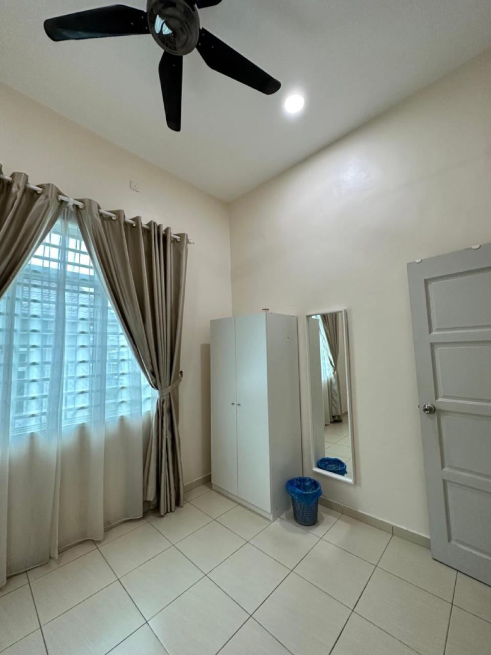 Rumahku Homestay, Taman Jasin Perdana Eksteriør billede