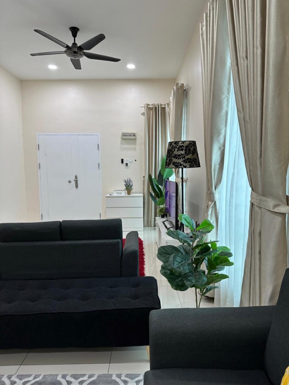Rumahku Homestay, Taman Jasin Perdana Eksteriør billede